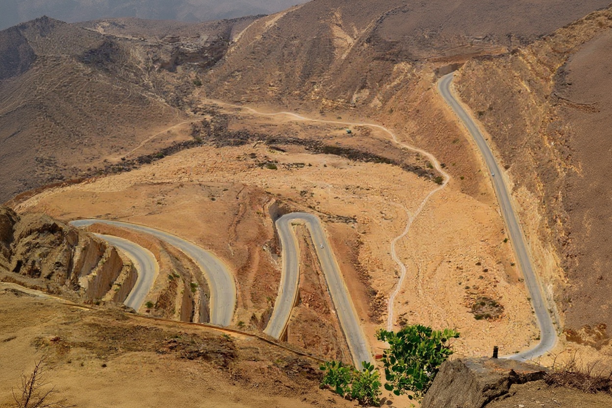 The Dhofar Mountain Drive — Salalah Oman, Vietnam