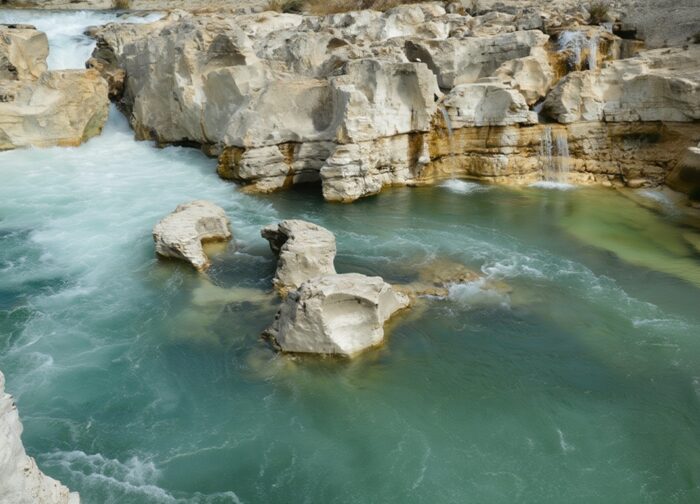 Wadi Shab Guide: The Complete Walk-Through (From Someone Who’s Done It Ten Times)